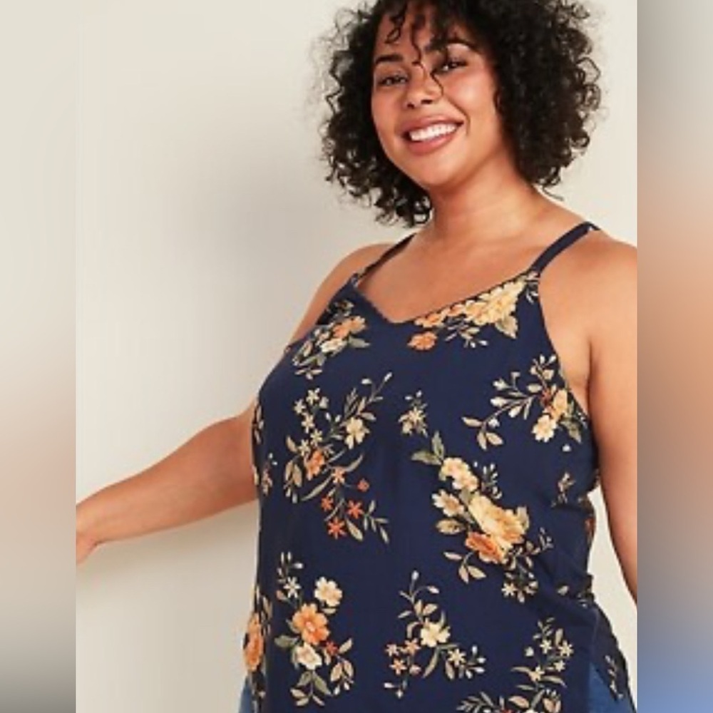 Old Navy Scalloped Floral Tank